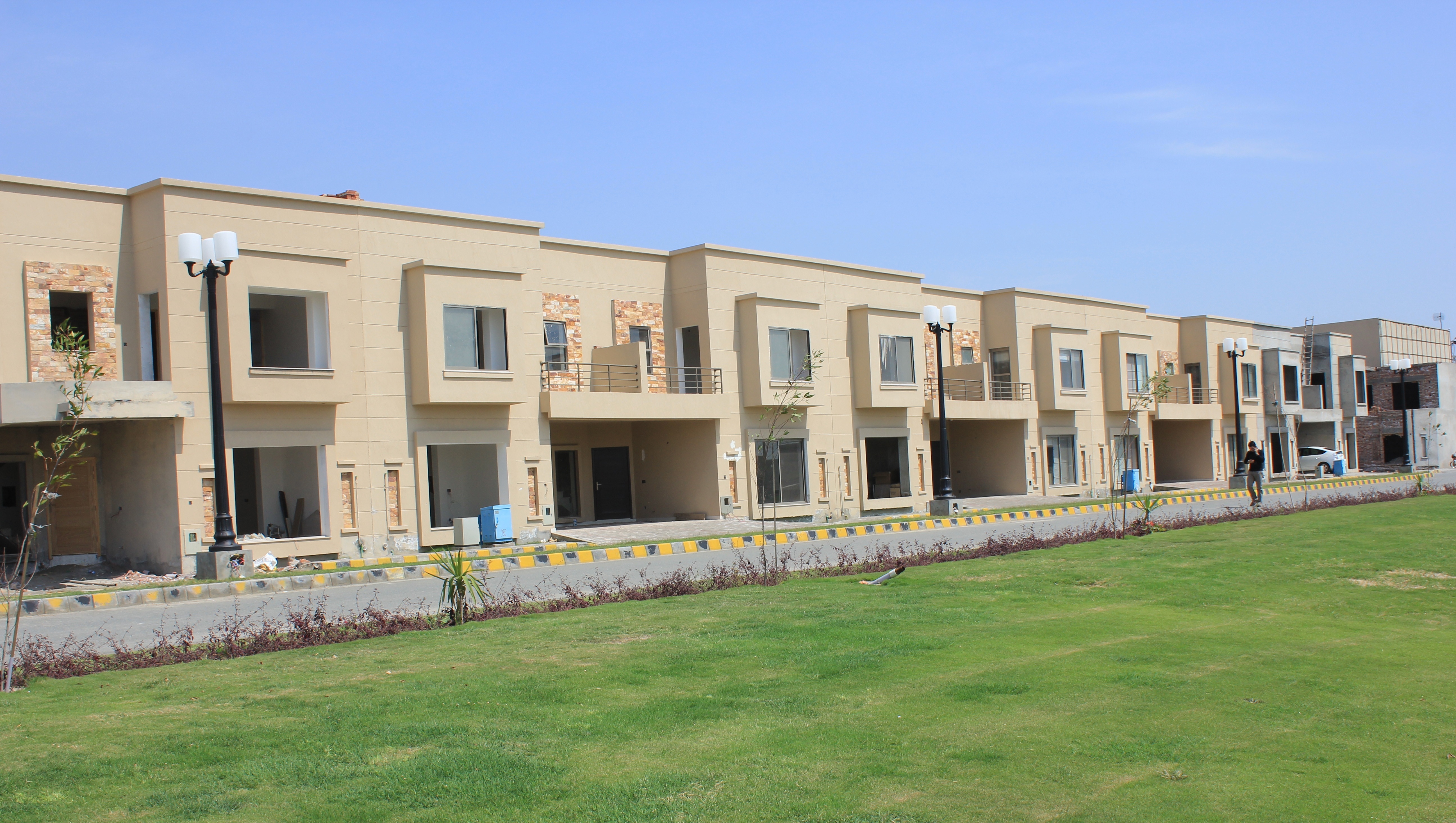 Noor Villas, Lahore